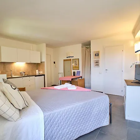 Il Nespolo Di Campopisano * Genua